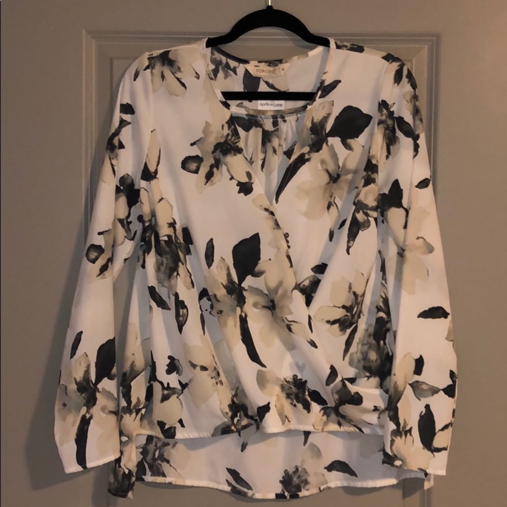 Long sleeve flowy blouse